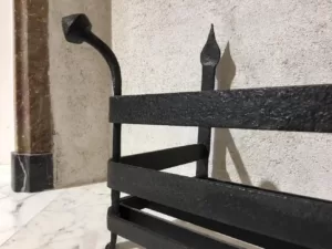 Antieke Elegante Smeedijzeren Vuurkorf.