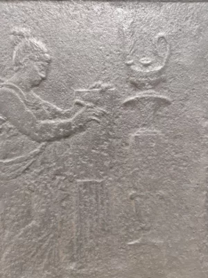 Antieke Haardplaat Met Schrijvende Vrouw