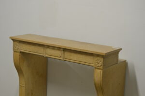 Kleine Antieke Kalkstenen Schouw