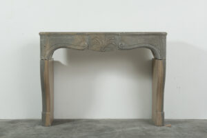 Kalkstenen Louis XV Schouw