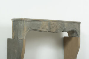 Kalkstenen Louis XV Schouw