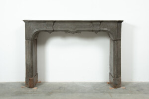 Antieke Régence Schouw in Buxy Kalksteen