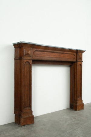 Houten Paneelschouw met Marmeren Dekblad