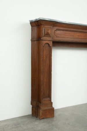 Houten Paneelschouw met Marmeren Dekblad