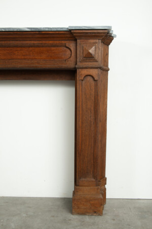 Houten Paneelschouw met Marmeren Dekblad