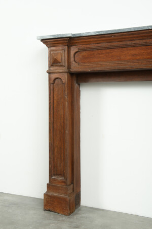 Houten Paneelschouw met Marmeren Dekblad