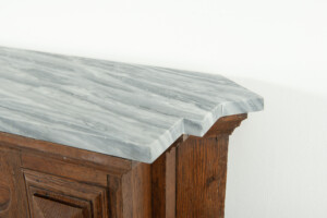 Houten Paneelschouw met Marmeren Dekblad