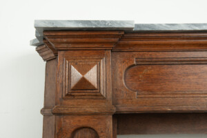 Houten Paneelschouw met Marmeren Dekblad