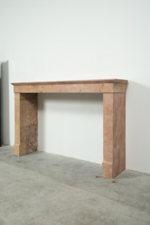 Rechte Roze Kalkstenen Schouw