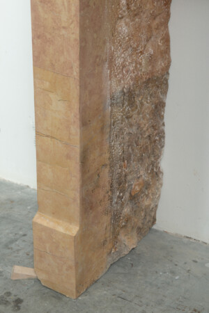 Rechte Roze Kalkstenen Schouw