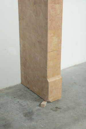 Rechte Roze Kalkstenen Schouw