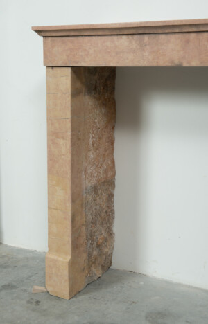 Rechte Roze Kalkstenen Schouw