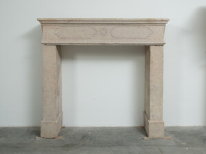 Gebouchardeerde Kalkstenen Schouw