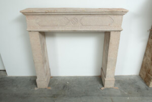 Gebouchardeerde Kalkstenen Schouw