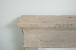 Gebouchardeerde Kalkstenen Schouw