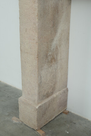 Gebouchardeerde Kalkstenen Schouw