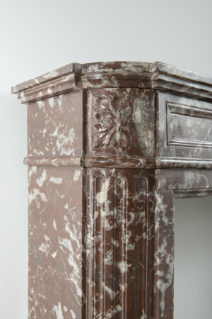 Rood Marmeren Demi-Lune Schouw