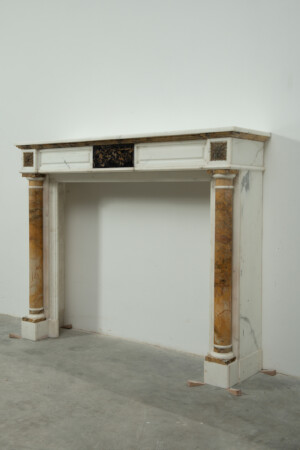 Marmeren Schouw met Brocatelle Pilaren