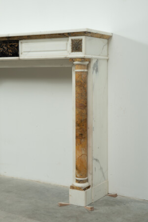 Marmeren Schouw met Brocatelle Pilaren