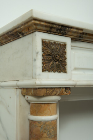 Marmeren Schouw met Brocatelle Pilaren