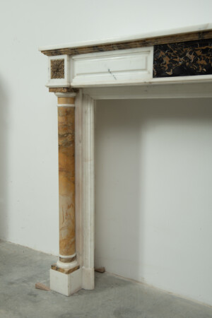 Marmeren Schouw met Brocatelle Pilaren