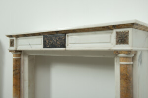 Marmeren Schouw met Brocatelle Pilaren