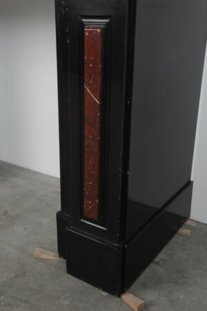 Kleine Laat 19e Eeuwse Zwartmarmeren Schouw