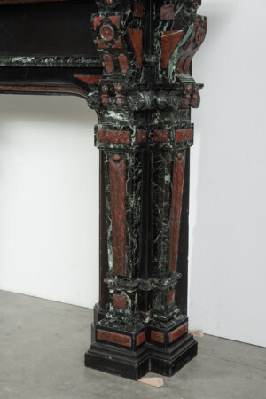 Zwart Mremeren Schouw met Gekleurde Opleg