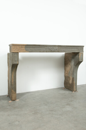 Antieke Kalkstenen Louis XVI Schouw