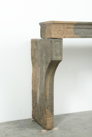 Antieke Kalkstenen Louis XVI Schouw