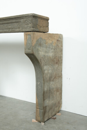 Antieke Kalkstenen Louis XVI Schouw