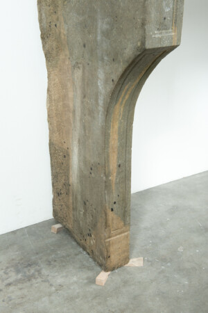 Antieke Kalkstenen Louis XVI Schouw