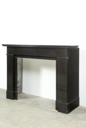 Rechte Hollandse Zwart Marmeren Schouw