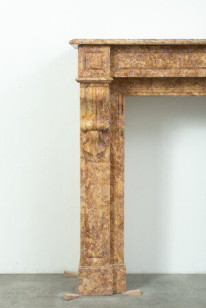 Gele Brocatelle Console Schouw