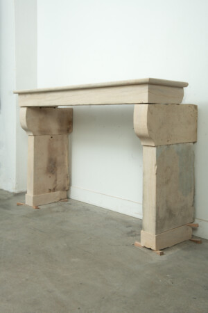 Lichte Kalkstenen Console Schouw