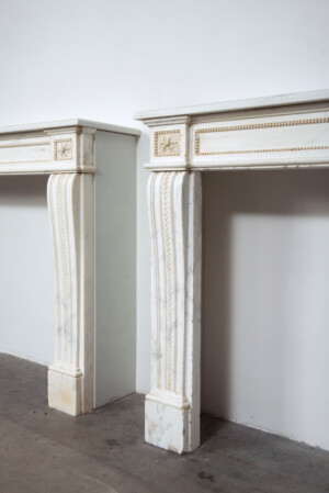 Set Wit Marmeren 18e-eeuwse Louis XVI Schouwen